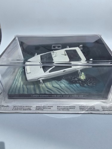 Lotus esprit under water - esprit,