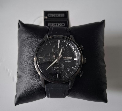 Seiko titanium chronograph - seiko,
