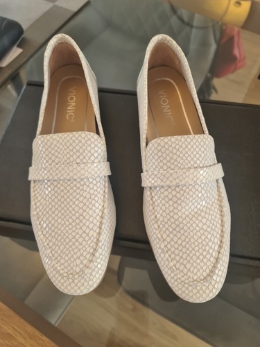 Vionic white leather loafers - vionic,