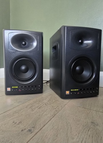 Jbl lsr4326p powered studio - powered,