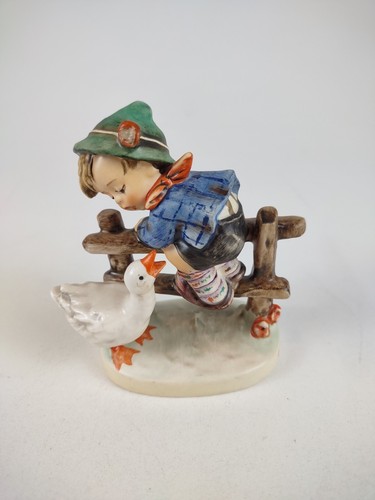 Goebel hummel figurine - figurine,