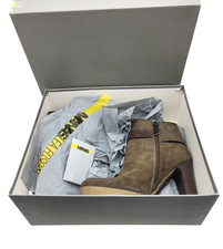 New in Box Manas Lea Foscati