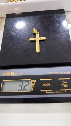 18ct solid gold beautiful - 18ct,