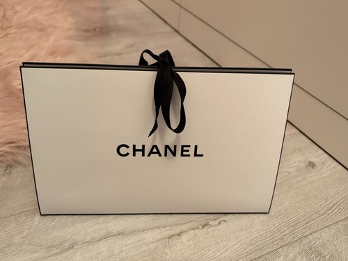Chanel paper gift - gift, bags