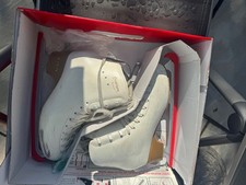 EDEA LADIES WHITE ICE SKATES - OVERTURE SIZE 280/EURO 42/ UK 8 INCL BLADES