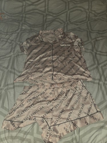 Nwt victoria secret pink - victoria, &
