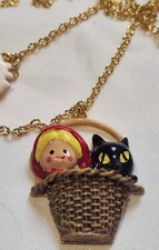 Les Nereides little red riding