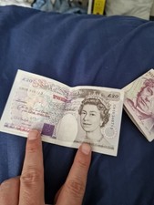 Old pound note queen - note,