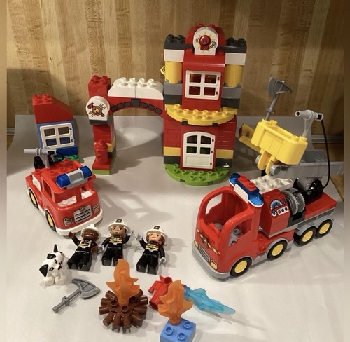 Lego duplo fire station - fire,