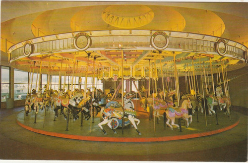 Merry-Go-Round-Boardwalk-Santa
