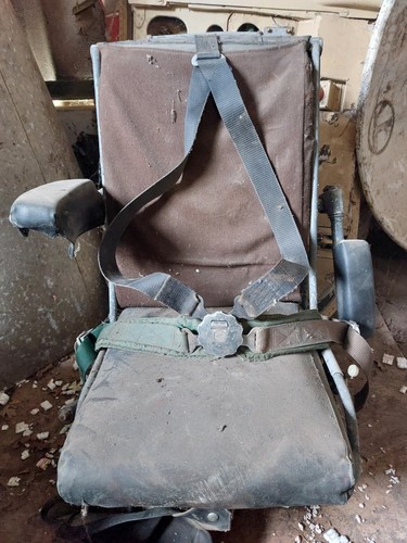 Aircraft cockpit seat - ,