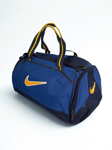 Vintage nike duffle bag centre - vintage,