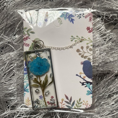Handmade resin necklace - resin, dried