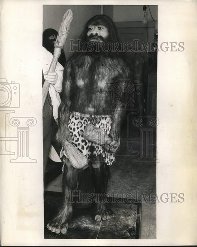 1946 press photo model - press, a