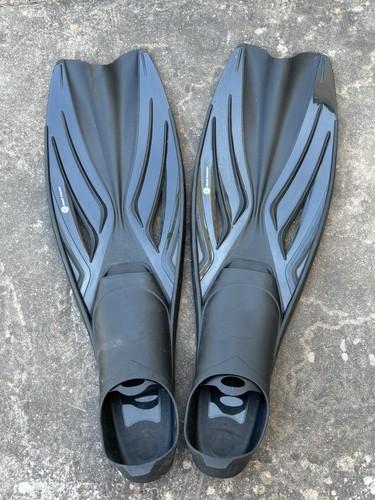 Hot tuna flippers black - hot,