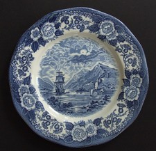 Lochs of Scotland "Loch Oich" Vintage Royal Warwick Plate, 1950-60s