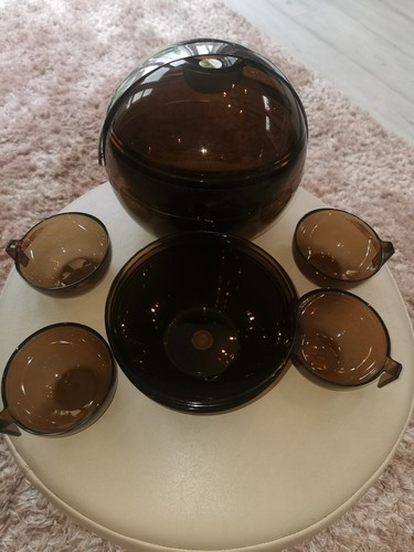 Space age smoked perspex - smoked,