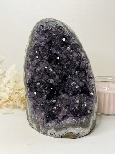 7kg large amethyst crystal - 1.7kg,