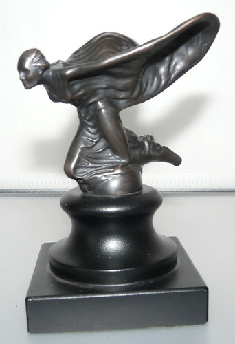 Mascot kneeling rolls royce - kneeling, rolls-royce