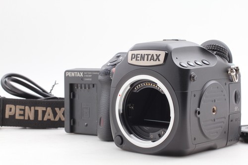 685 shots mint pentax - [,