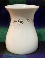 BNWOT YANKEE CANDLE WHITE