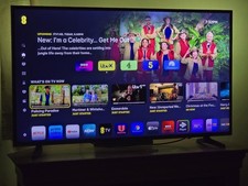 Samsung 43" 4K Smart TV UE43RU7020KXXU with Remote and Stand