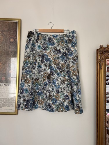 Floral patterned skirt from - floral,