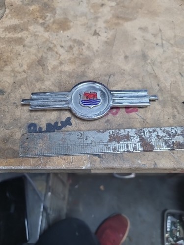 Morris vintage car badge - vintage,