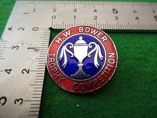 Vintage bower trophy - hw,