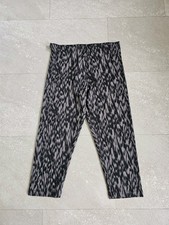 Woman's cropped  grey,black
