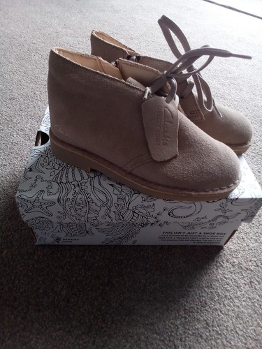 Boys clarks shoes - size, 11.5