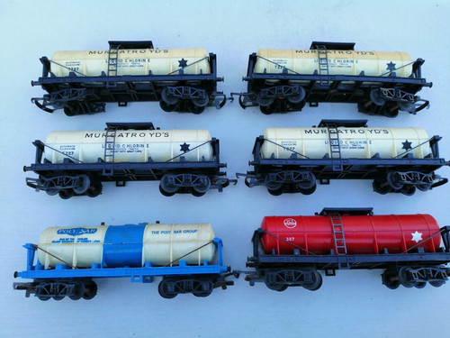 Triang railway tank wagons - triang,