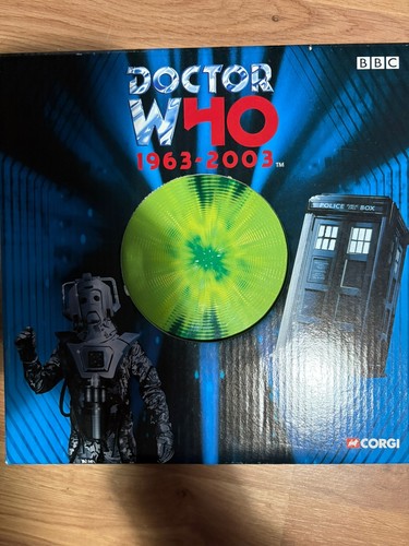 Doctor who corgi 40th - doctor,