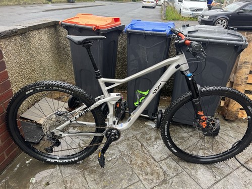 Cube stereo 122 race - stereo, 2025