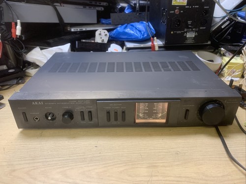 Akai u01 stereo amplifier - akai,