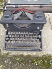 ANTIQUE ROYAL TYPEWRITER,MODEL
