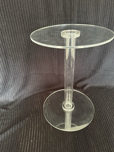 Acrylic two tier single stem - tier,
