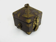 ⭐ Vintage Wood Chinese