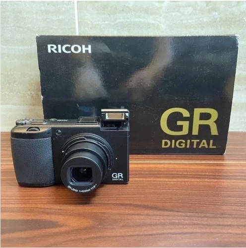 Ricoh digital iii - digital, compact