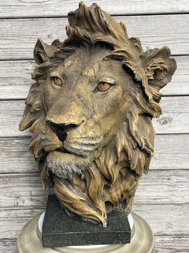 Majestic lion head bust - ​majestic,