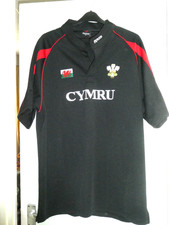 RUGBY TOP    SIZE      4 XL     EMBROIDERED WITH WELSH DRAGON /DAFFODIL
