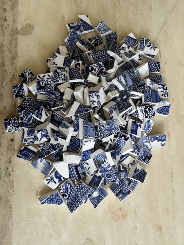 Blue willow vintage crockery