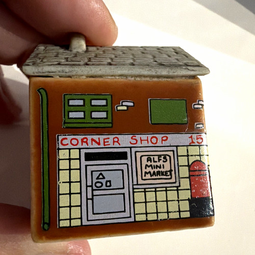 Wade ceramic corner shop - corner,