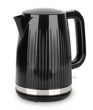 Nutmeg Black Fluted Kettle