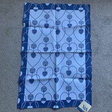 *Voysey Hearts* Linen Tea