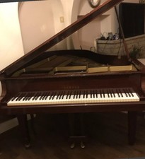 Yamaha G2 Baby Grand Piano