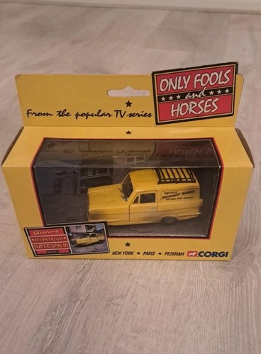 Corgi reliant regal super - corgi,