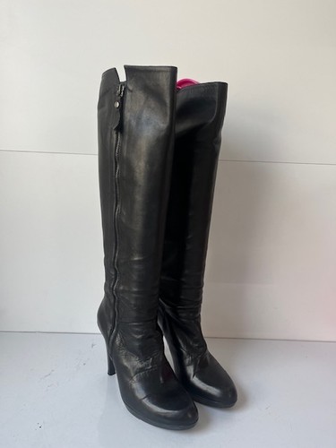 Russell bromley stuart - russell, &