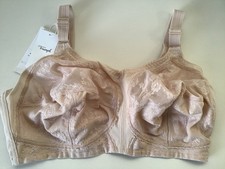 NEW Triumph Doreen Bra Size 40J Beige Full Cup Support Bra Non Wired Non Padded