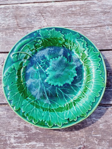 Majolica plate vine leaf - vine,